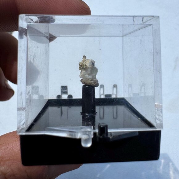 Gold on Quartz - Natural California Gold Specimen in Perky Display Box - #1 - Picture 2 of 6